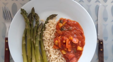 Groene asperges met volkoren pasta